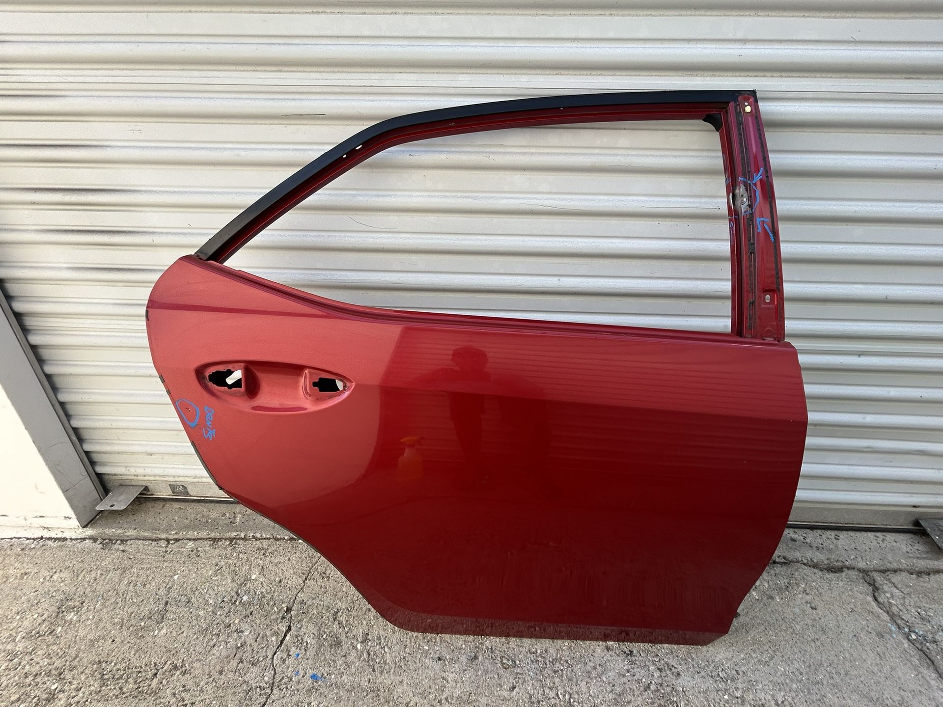 Toyota Corolla Rear Door Right Passenger 2014 - 2016 - 2018 - 2019 has part of the system Used OEM
