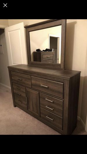 2 Wooden Dressers With Mirror For Sale In Moon Pa Offerup