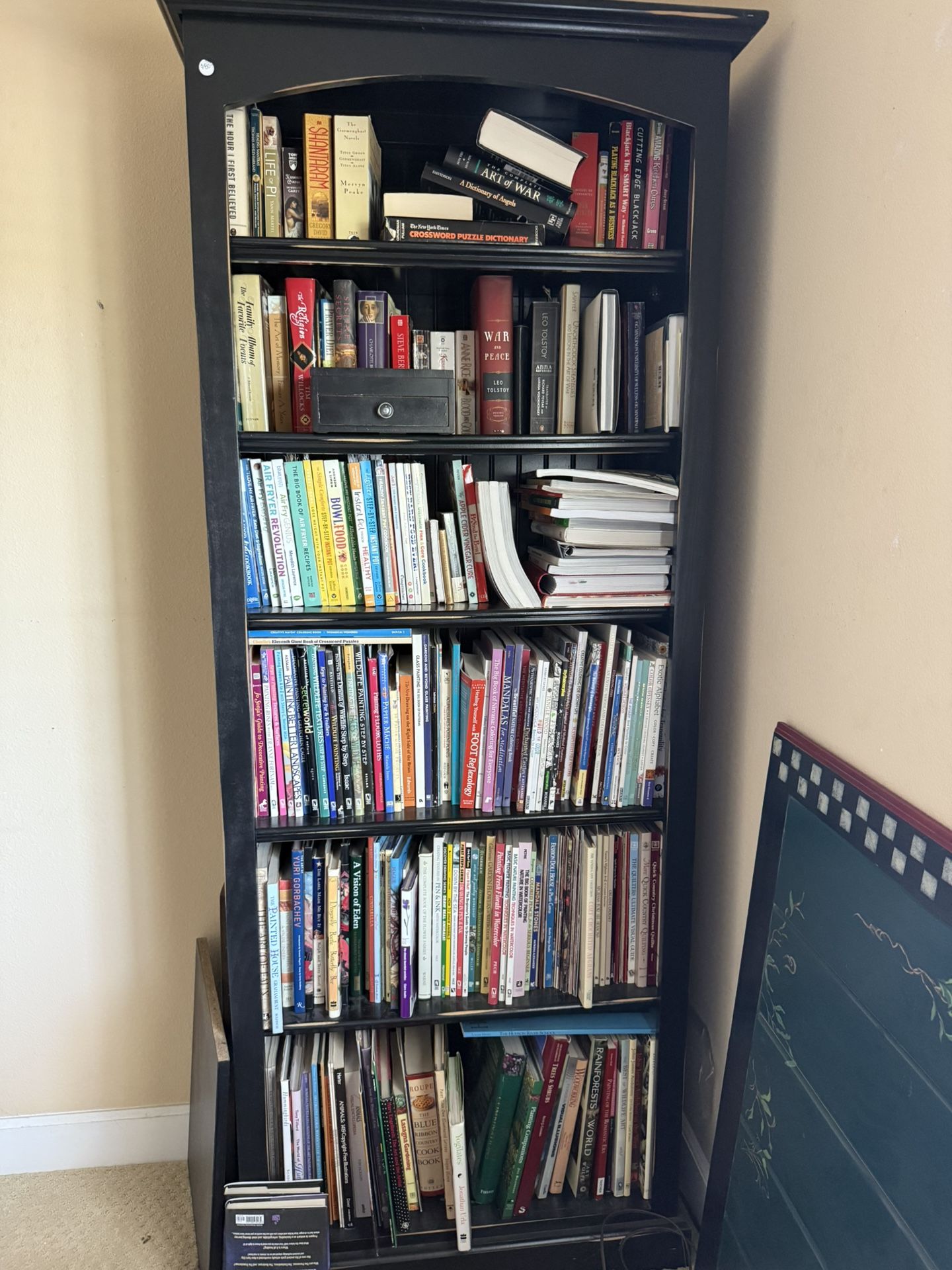 Black Bookshelves with/without books (2 stock)