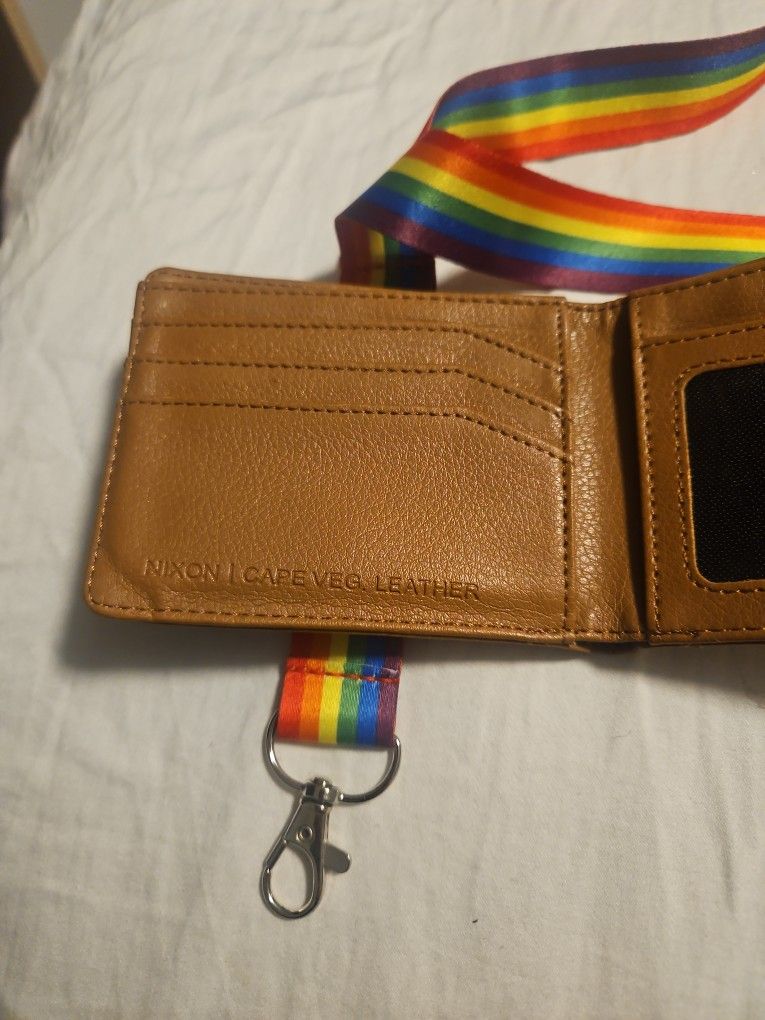 Cape Vegan Leather Wallet And Rainnow Keychain