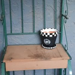 GREEN IRON BAKERS RACK