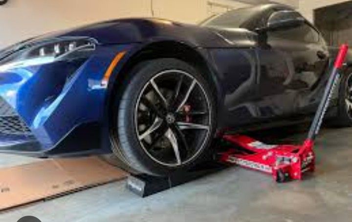 Mobile Oil Change And Headlight Restoration