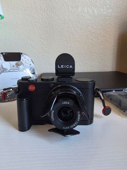 Leica X2 16.2-megapixel APS-C CMOS sensor
