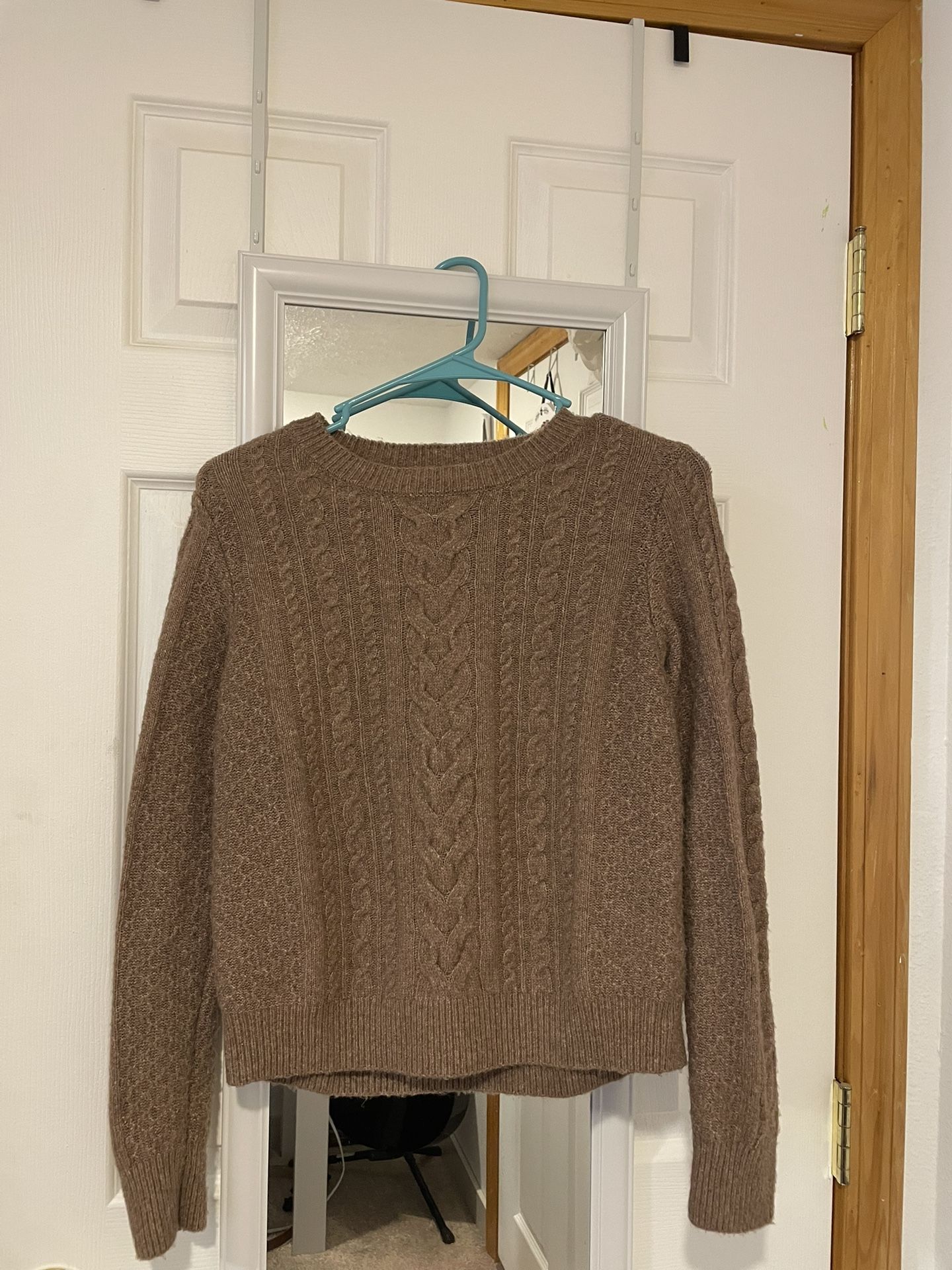 Cropped Cable-Knit Sweater