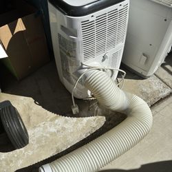 Black And Decker 8,000 BTU portable Air Conditioning Unit