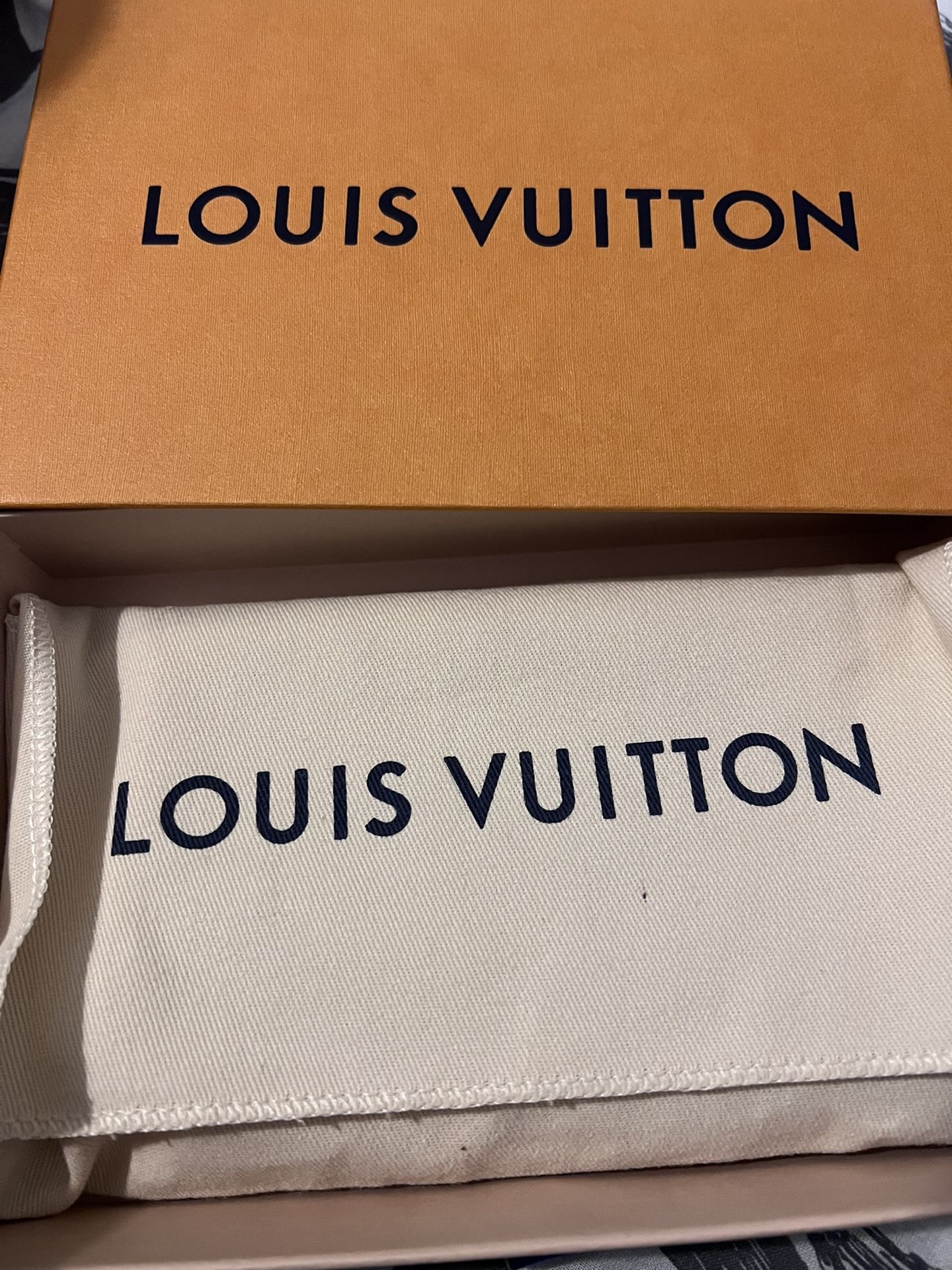 louis vuitton agenda for Sale in Fresno, CA - OfferUp