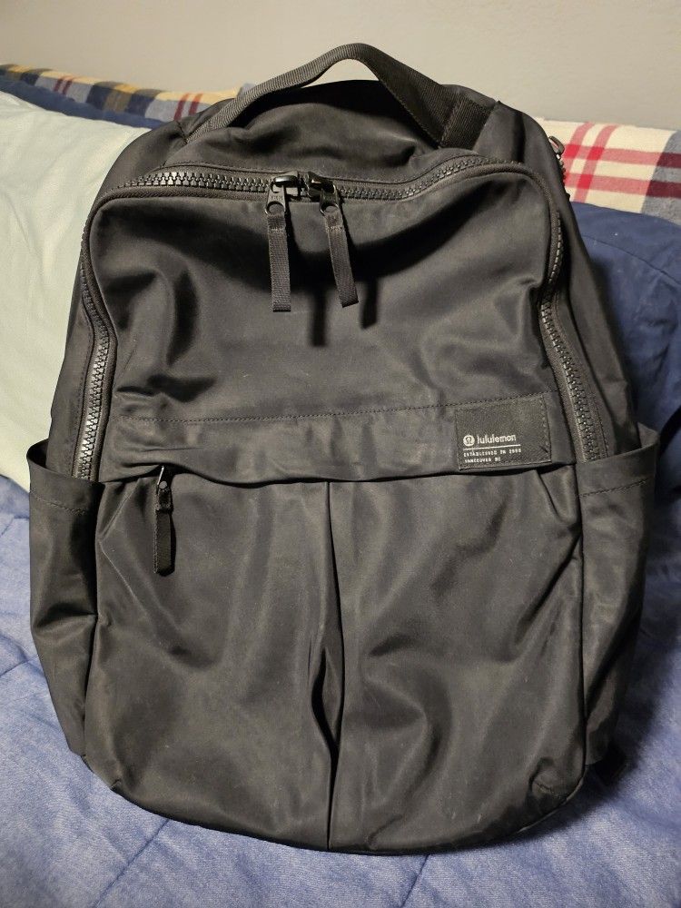**LIGHTLY USED** LULULEMON BACKPACK