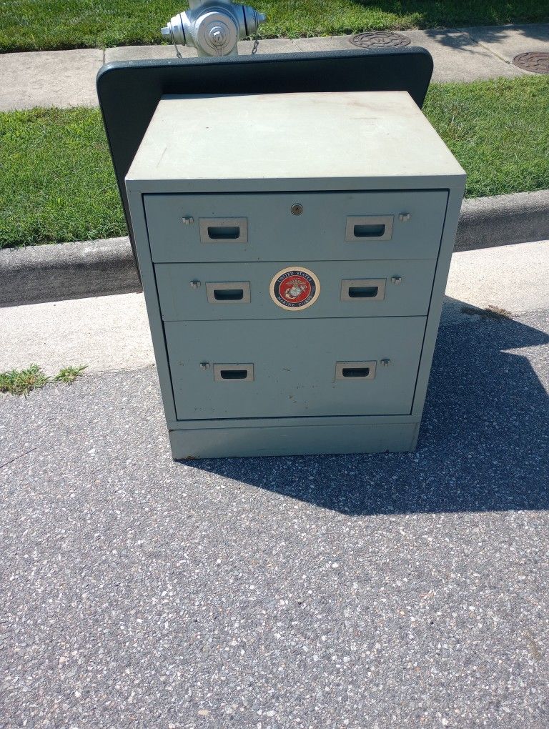 FREE Steel 3-Drawer Too Chest and Card Table, ON CURB