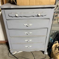 4 Drawer Dresser Classic Chic Gray Primer.