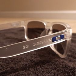 OAKLEY SUNGLASSES BRAND NEW!!