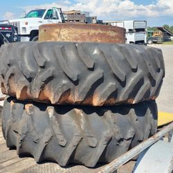 John Deere 4240 Dually - Dual Tractor Wheel Rim Tire - 20.8 - 38