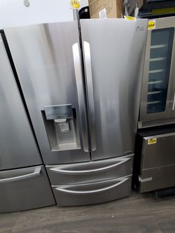 LG 4 Doors Fridge Great Condition  With Wzter Dispencer..36 Wide 69 Hight 31 Deep...3p1 Saundview Ave Bronx NY 10473..$850