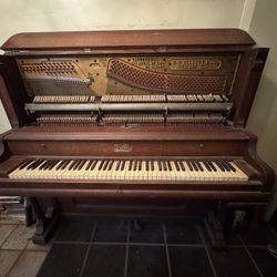 Antique H.C. Gilbert & Co upright piano