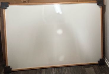 G Hent whiteboard, wood frame!