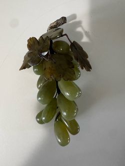 Vintage Green Jade Hardstone Grape Cluster