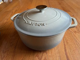 New Crofton Enameled Dutch Oven Pot 6 quart