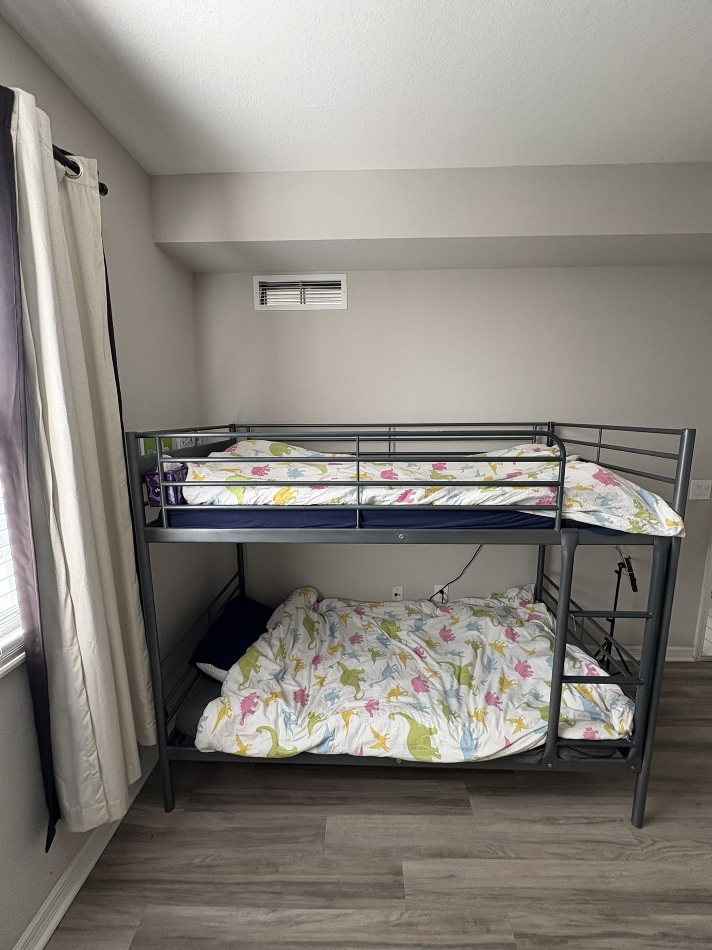 Bunk Bed, Great Condition, Metal Frame