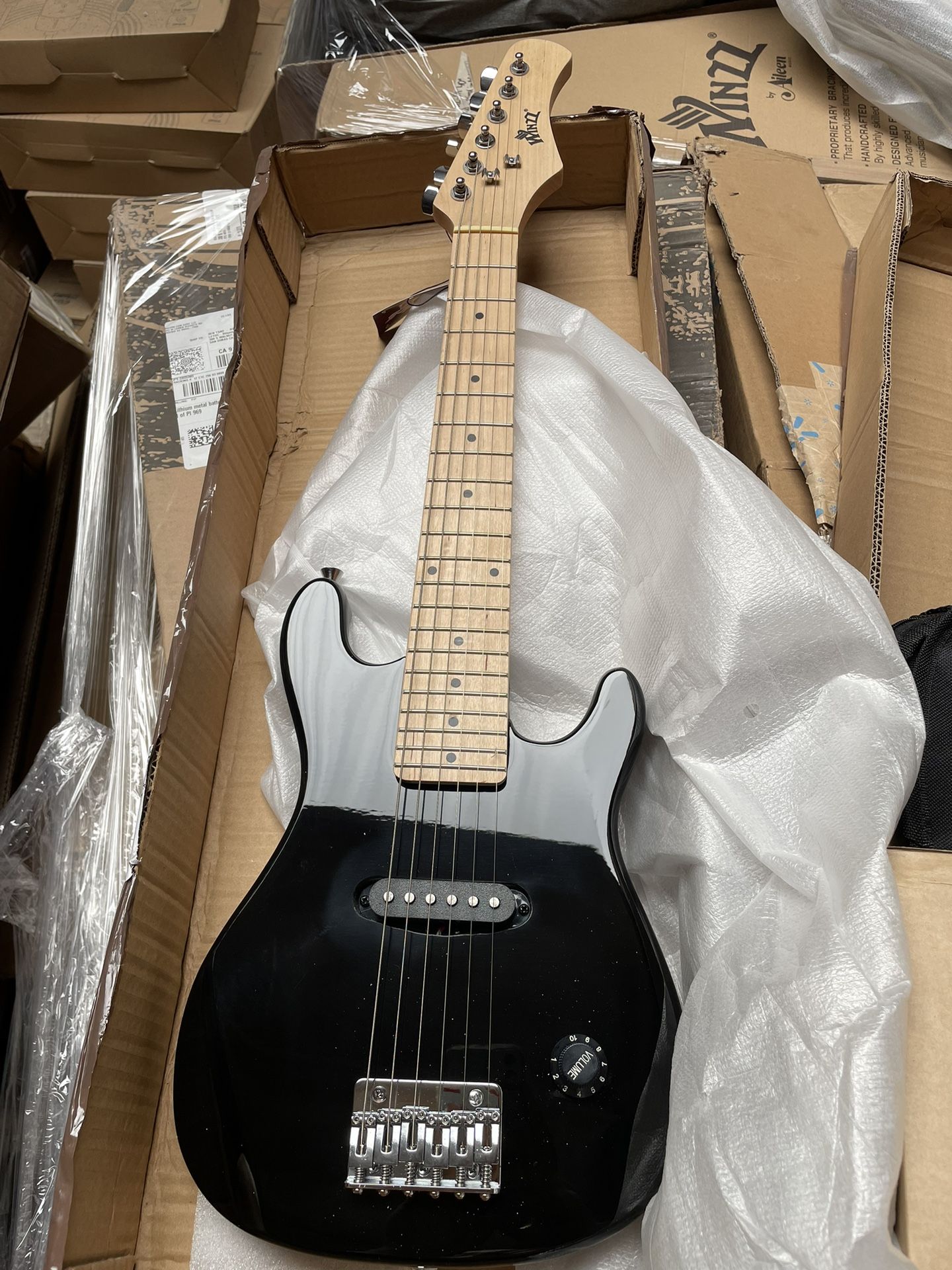 30" Beginner Electric Guitar with 5W Amp and Accessories Pack Guitar Bag for Kids/Girls/Boys/Beginners (Black)