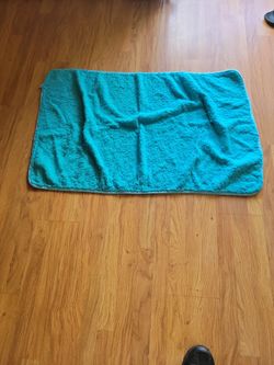 BARHROOM RUG  BLUE