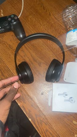 Beats Solo 4 Used Comes With Box
