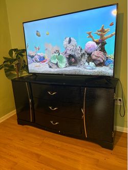 Black dresser set