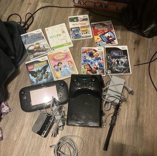 Nintendo Wii U Console Bundle with over 6000 games & MORE! for Sale in New  York, NY - OfferUp