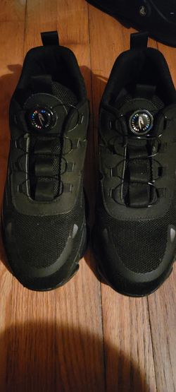 10.5 steel toe sneakers