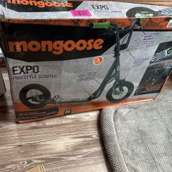 Mongoose Expo Style Scooter