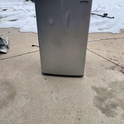 Magic Chef Mini Fridge