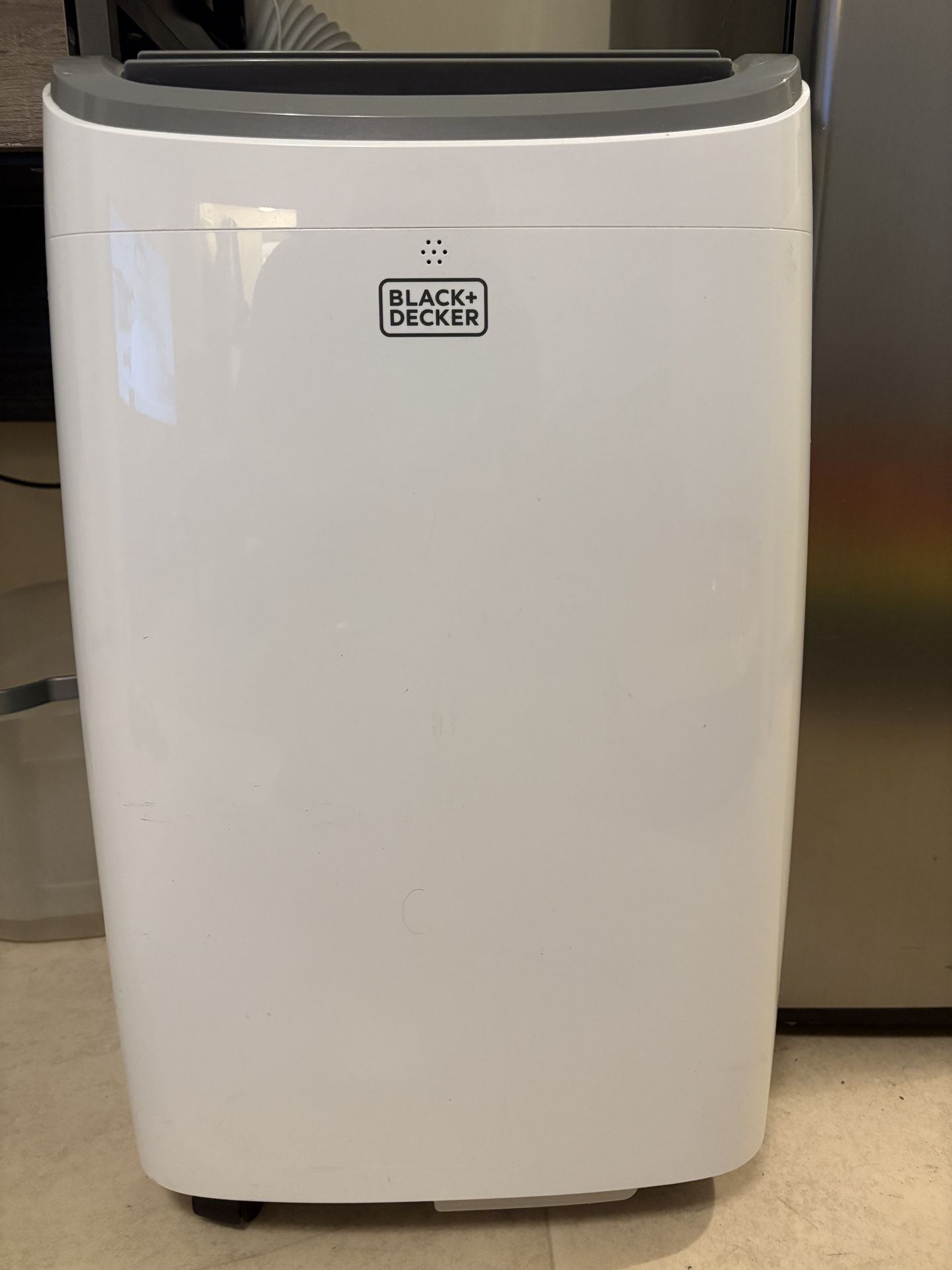BLACK+DECKER 8,000 BTU Portable Air Conditioner with Remote Control, White