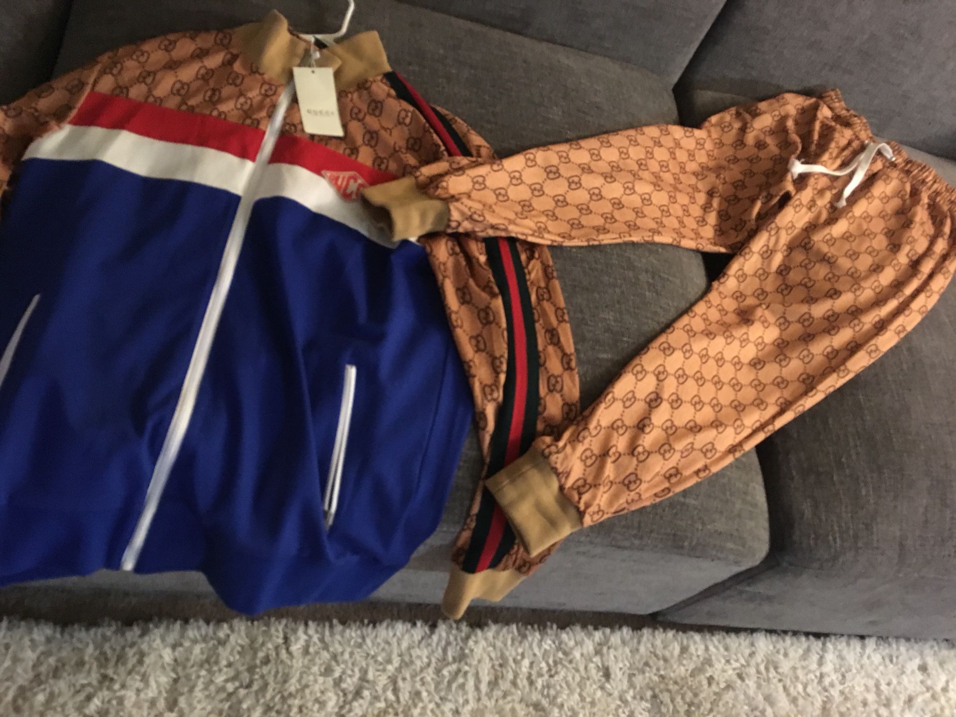 Gucci outfit 300$ new never used