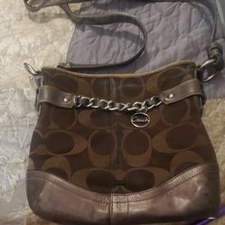  Coach Brown Signature Jacquard & Leather ShoulderBag. 
