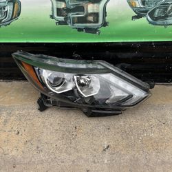2017-2019 Nissan Rogue Sport Headlight Oem