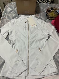 Define women’s jacket size 4