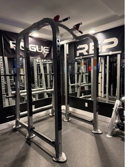 Hoist squat rack