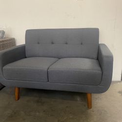 New love seat couch sofa