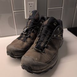 Solomon hiking shoes (Men's 12)