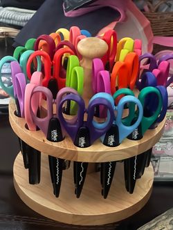 Scrapbooking scissors