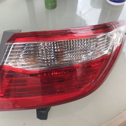 2015-2017 Toyota Camry Right Taillight 