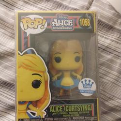 Disney's Alice in Wonderland 'Curtsying' EXCLUSIVE Funko Pop! - Brand New with Protector & Glows W. Blacklight 