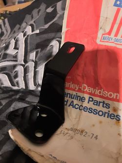 New OEM Harley Davidson License Plate Support Bracket XLH XLCH AMF