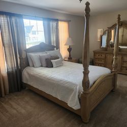 4 poster bed with 2 piece Armour and Dresser