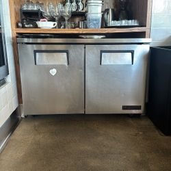 TRUE drink Refrigerator! Needs To Go ASAP