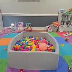 Extra Large Ball Pit 47.2x47.2x13.8in Foam Ball Pit Balls Kids Ball Pits for Toddlers 1,000 Babies Balls INCLUDED - Light Gray