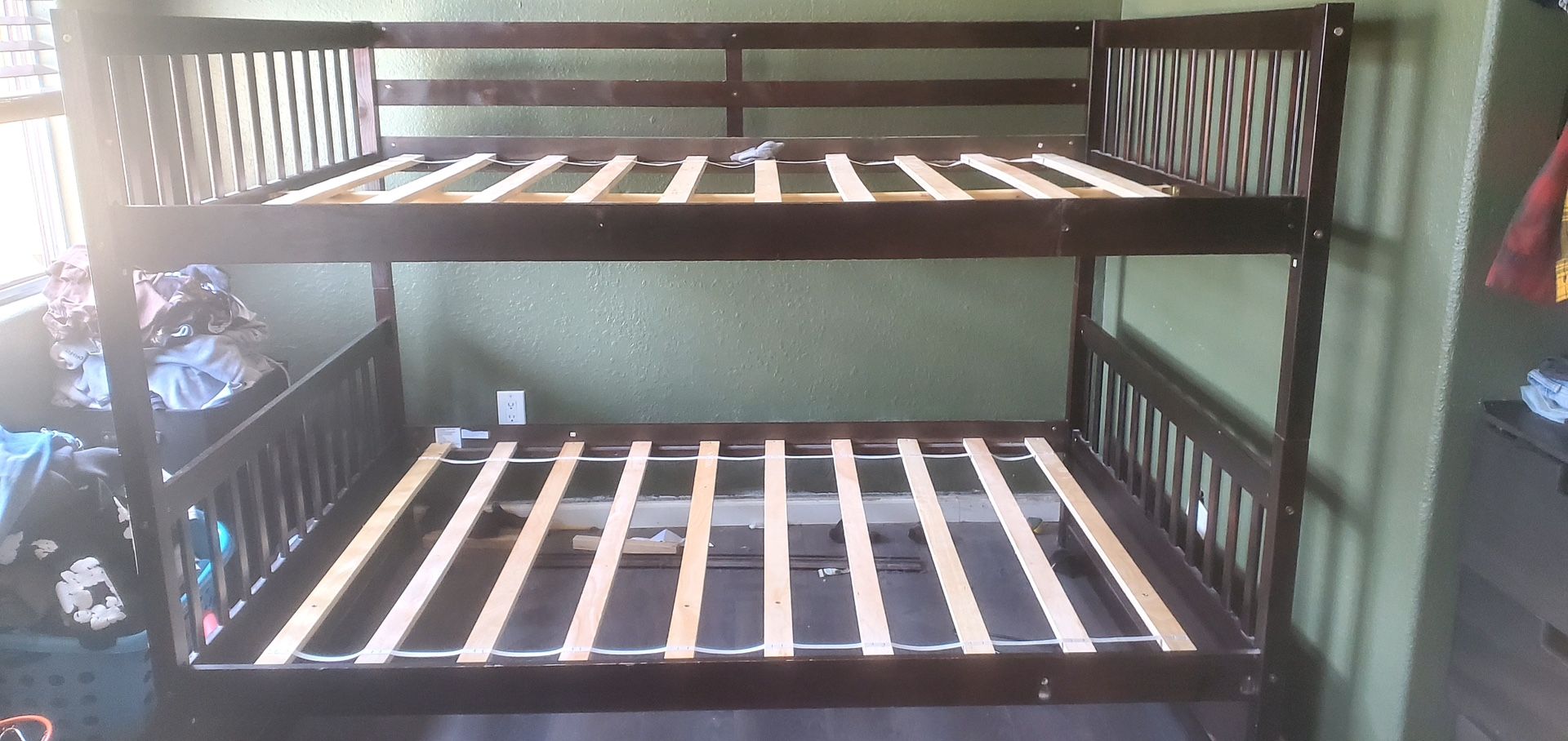 Bunk Bed with Bottom Pull Out