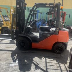 Forklift 