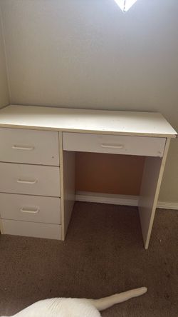 Free desk