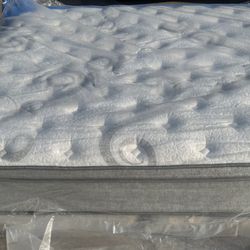 Pillow Top king mattress 