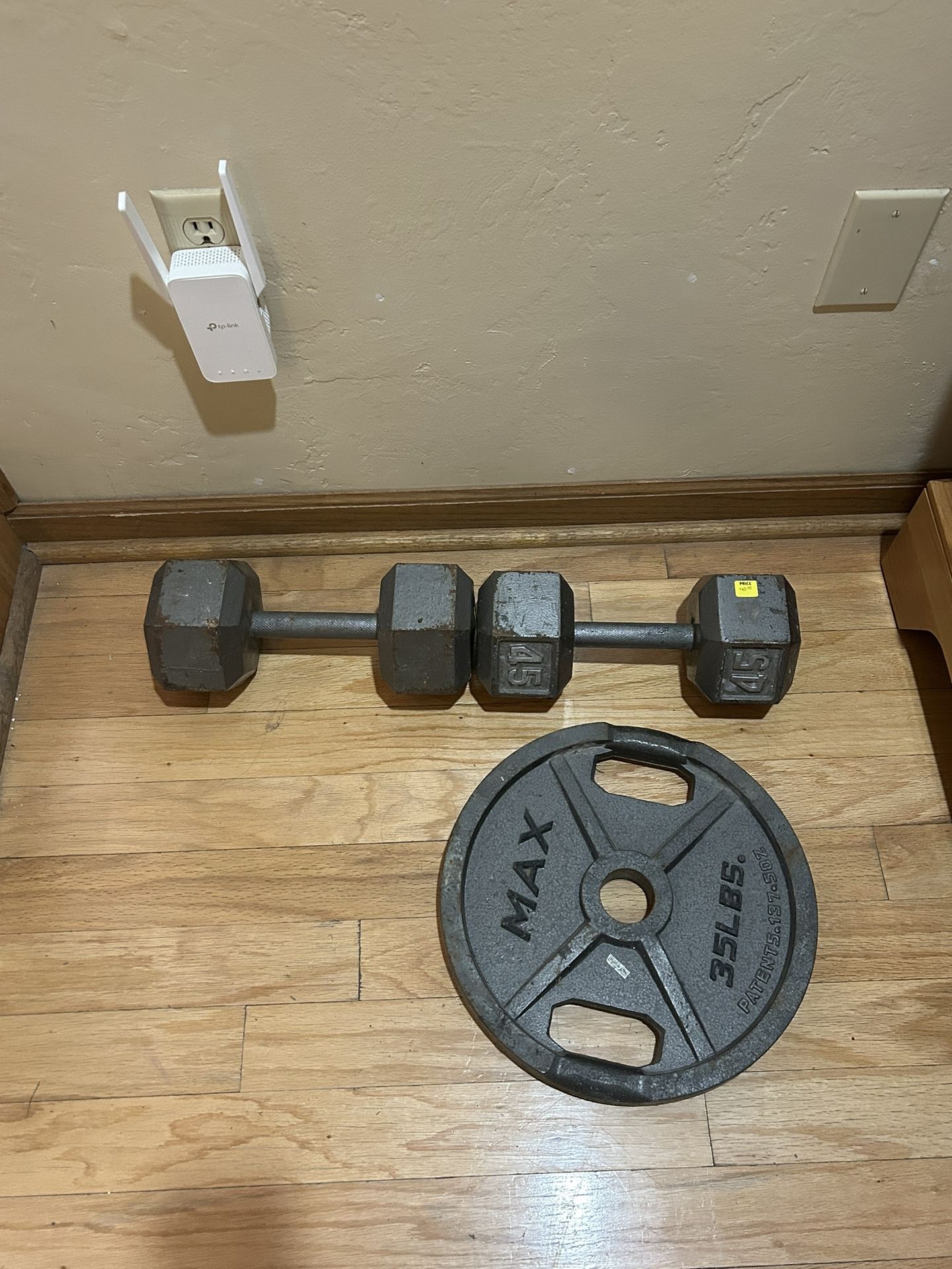 45 lb dumbbell set 💪🏋️‍♀️💪and a 36 lb plate See specific prices below 