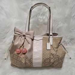 Coach 14' Beige & White Signature C Side Drawstring With White Crocodile-Embossed Leather Carryall